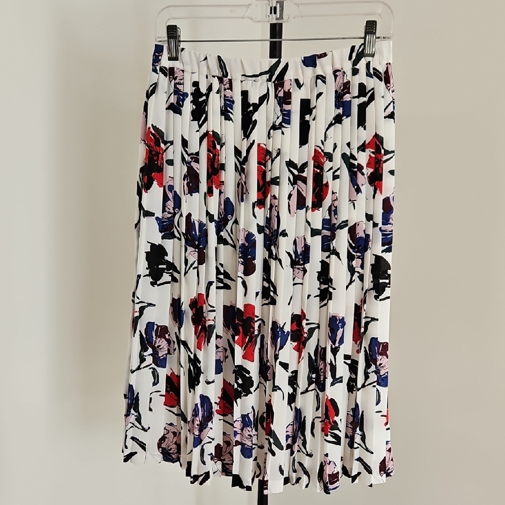 Banana Republic A-Line Skirt in White, Red, and Blue